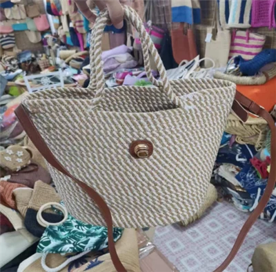 حقيبة نسائية مصنوعة من حبل القطن منسوجة يدويًا بمقبض طويل من البولي يوريثان