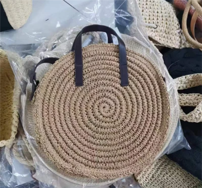 حقيبة كروس دائرية صغيرة باللون البني للفتيات