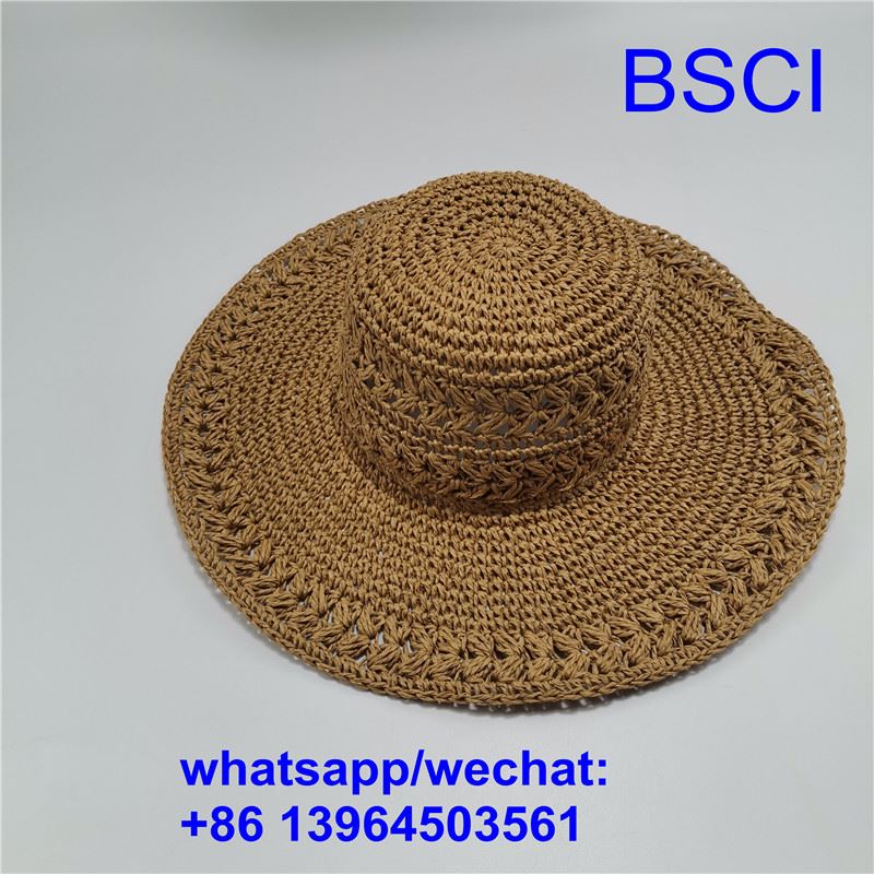 القبعات الشاطئية للسيدات الشابات